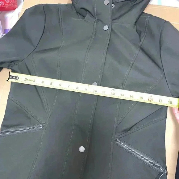 FrenchConnection Hooded Raincoat,green dark color size M, water resistant finish - Picture 5 of 13